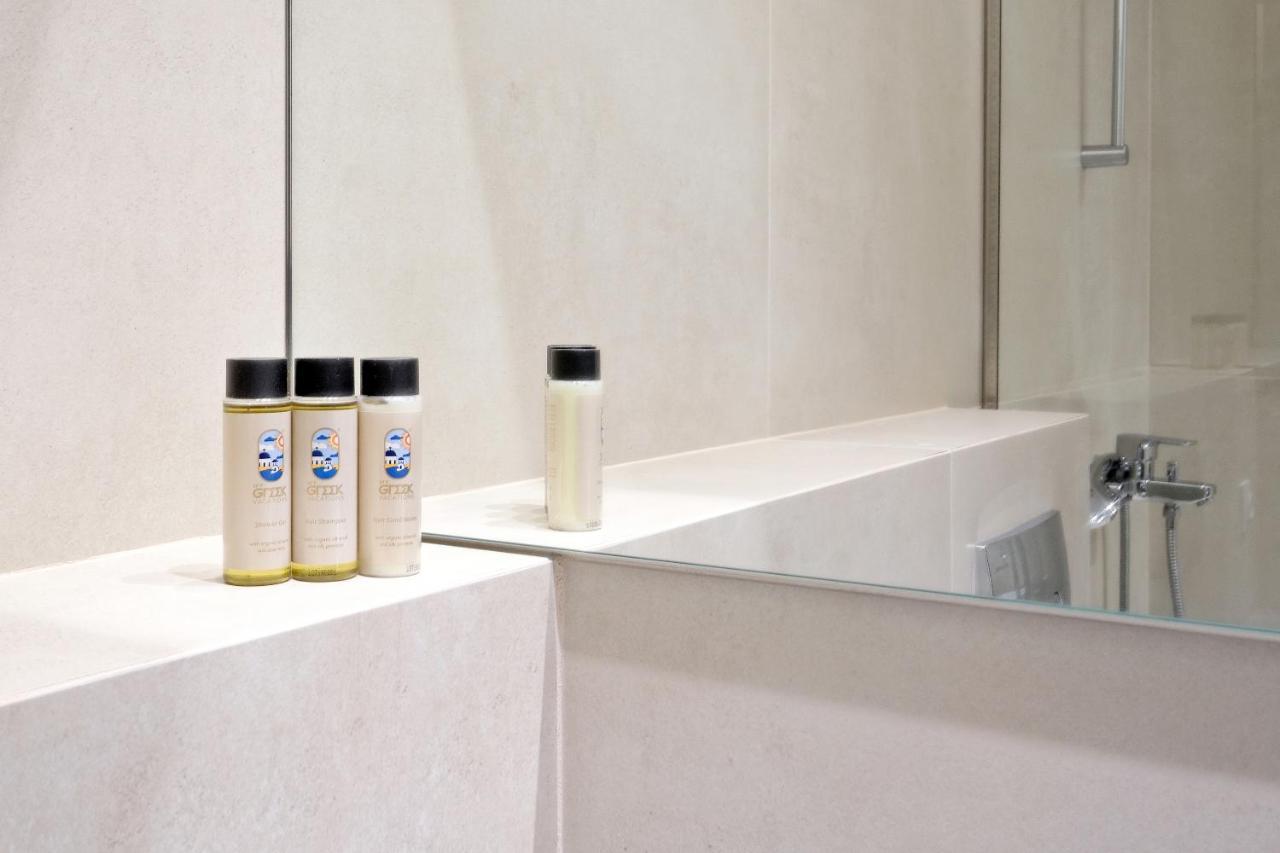 The Flirty Athens Apartment Bagian luar foto