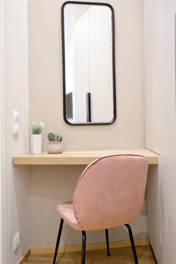 The Flirty Athens Apartment Bagian luar foto
