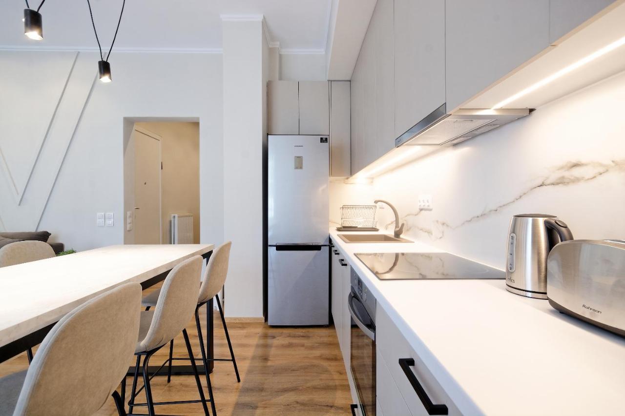 The Flirty Athens Apartment Bagian luar foto