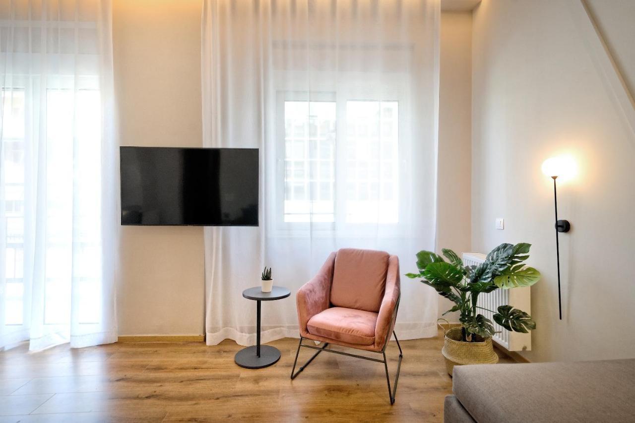 The Flirty Athens Apartment Bagian luar foto