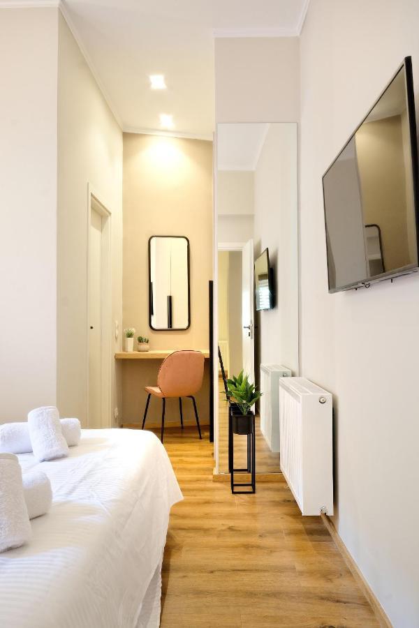 The Flirty Athens Apartment Bagian luar foto