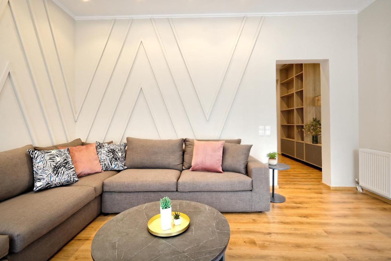 The Flirty Athens Apartment Bagian luar foto