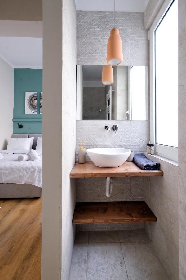 The Flirty Athens Apartment Bagian luar foto
