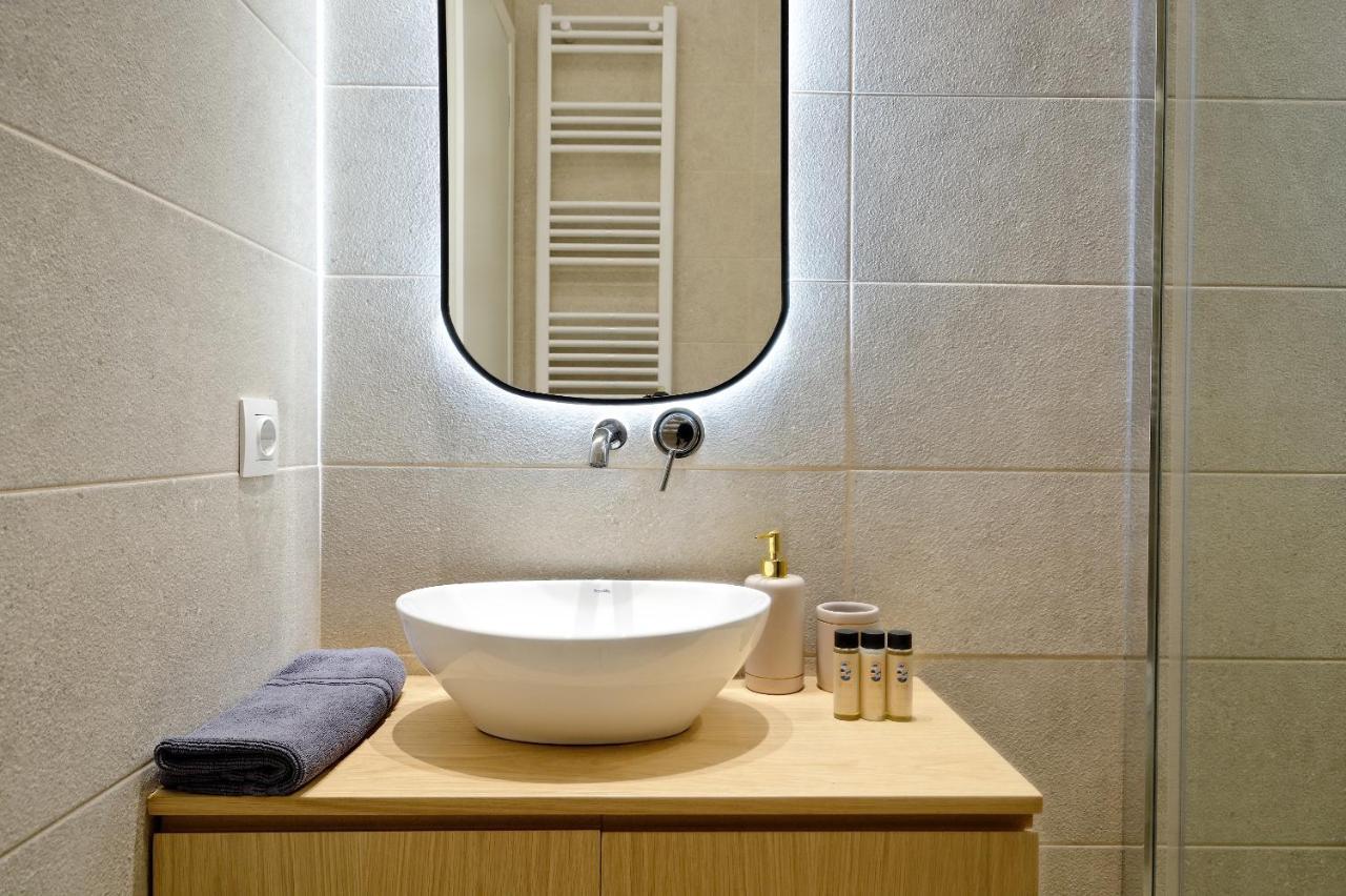 The Flirty Athens Apartment Bagian luar foto