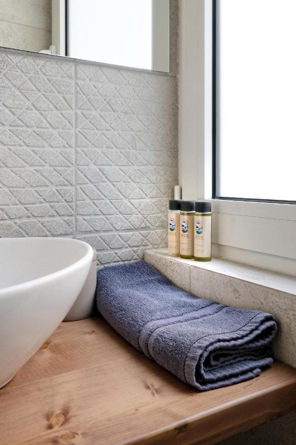 The Flirty Athens Apartment Bagian luar foto